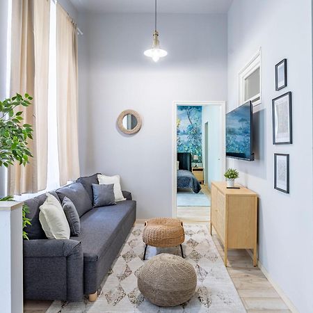 شقة Hidden Gem With Terrace On The Andrassy Fashion Road بودابست المظهر الخارجي الصورة