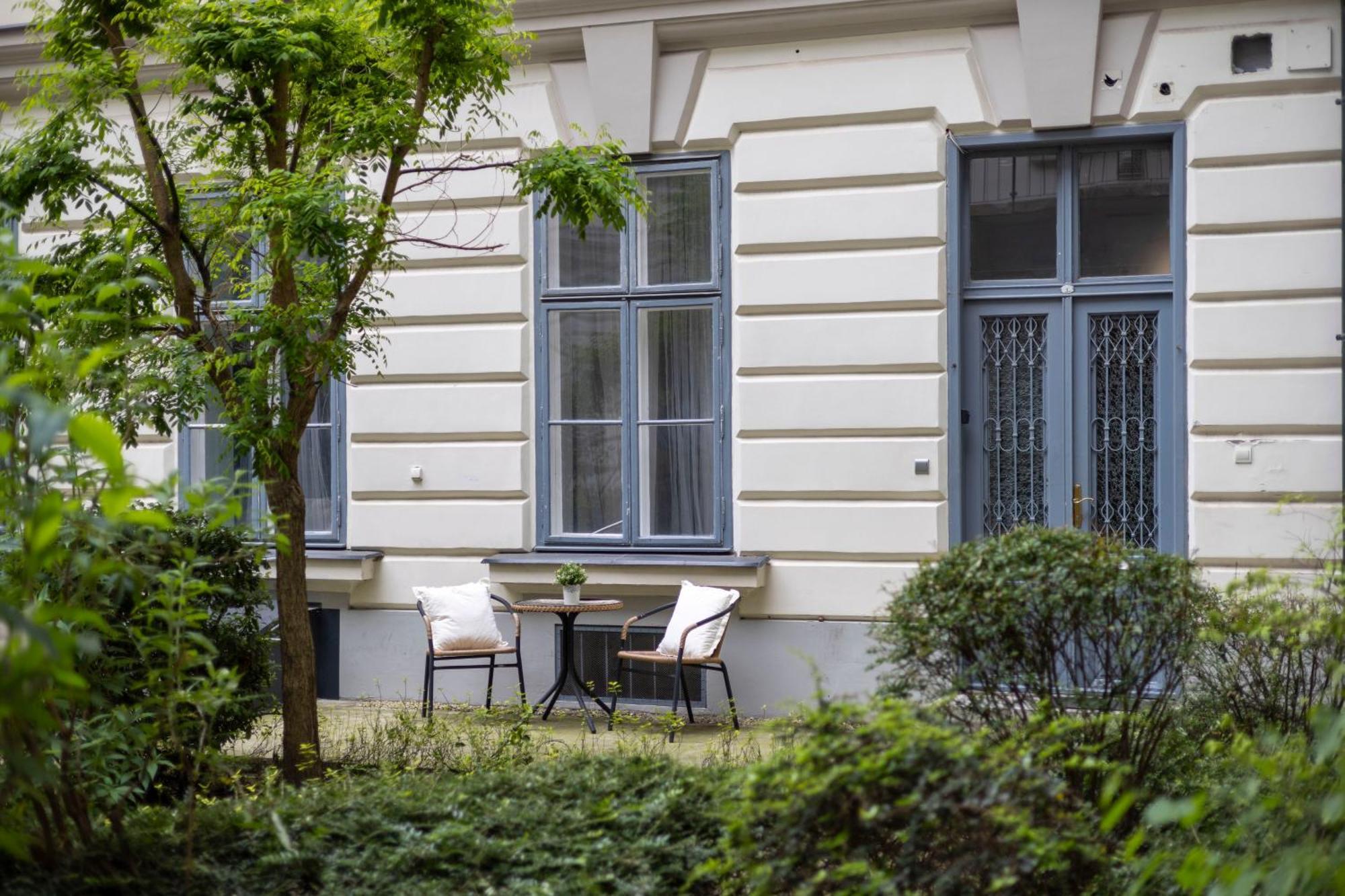 شقة Hidden Gem With Terrace On The Andrassy Fashion Road بودابست المظهر الخارجي الصورة