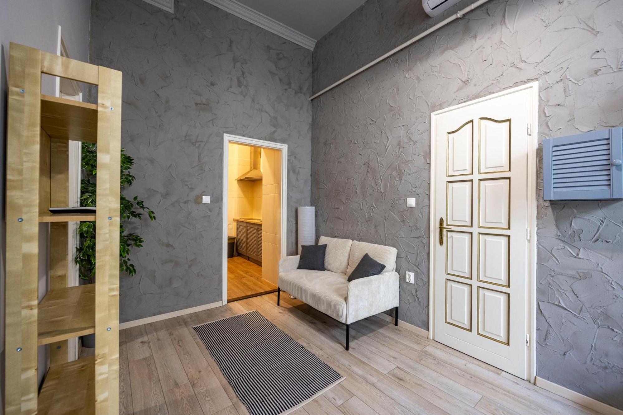شقة Hidden Gem With Terrace On The Andrassy Fashion Road بودابست المظهر الخارجي الصورة