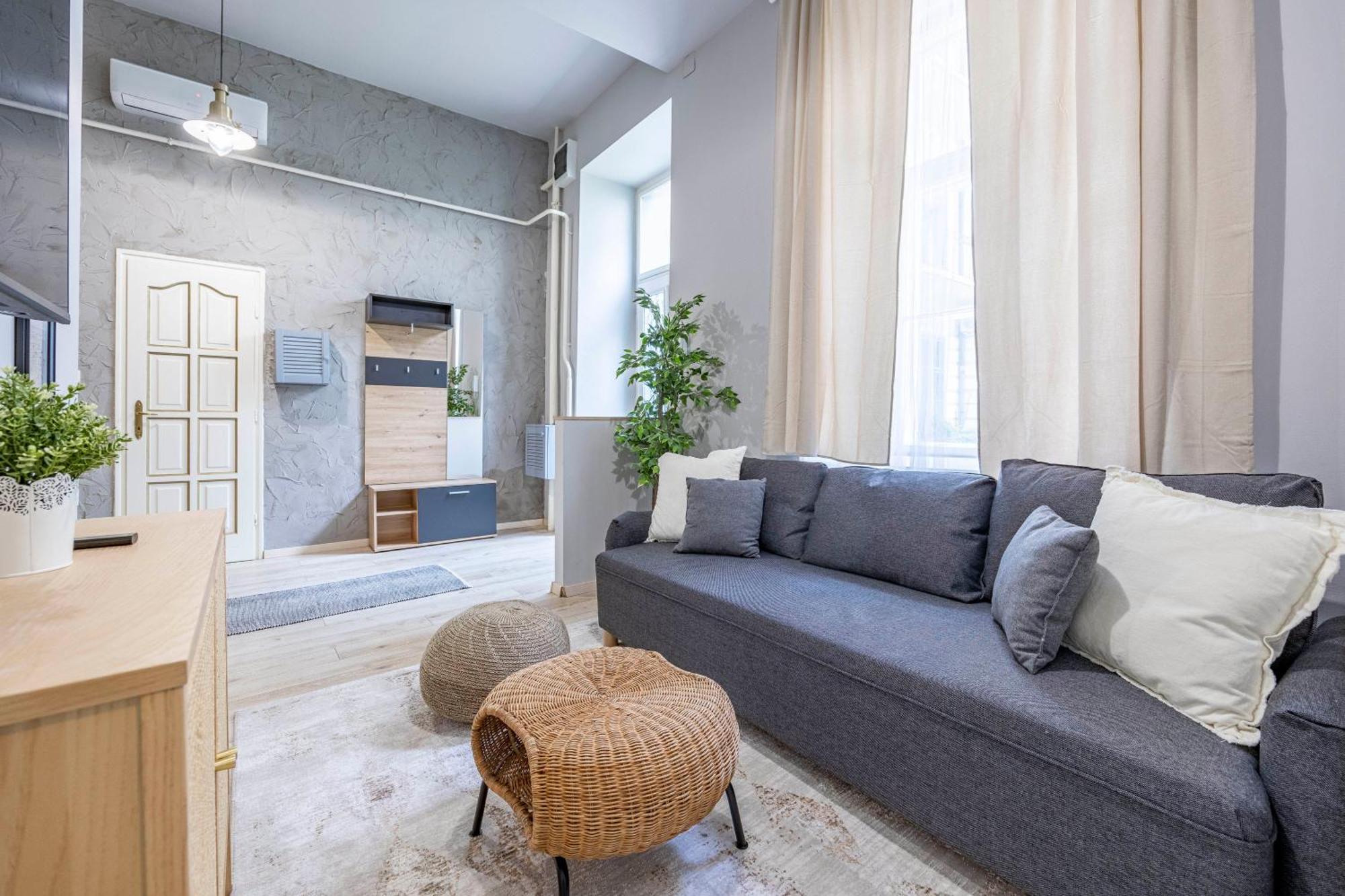 شقة Hidden Gem With Terrace On The Andrassy Fashion Road بودابست المظهر الخارجي الصورة